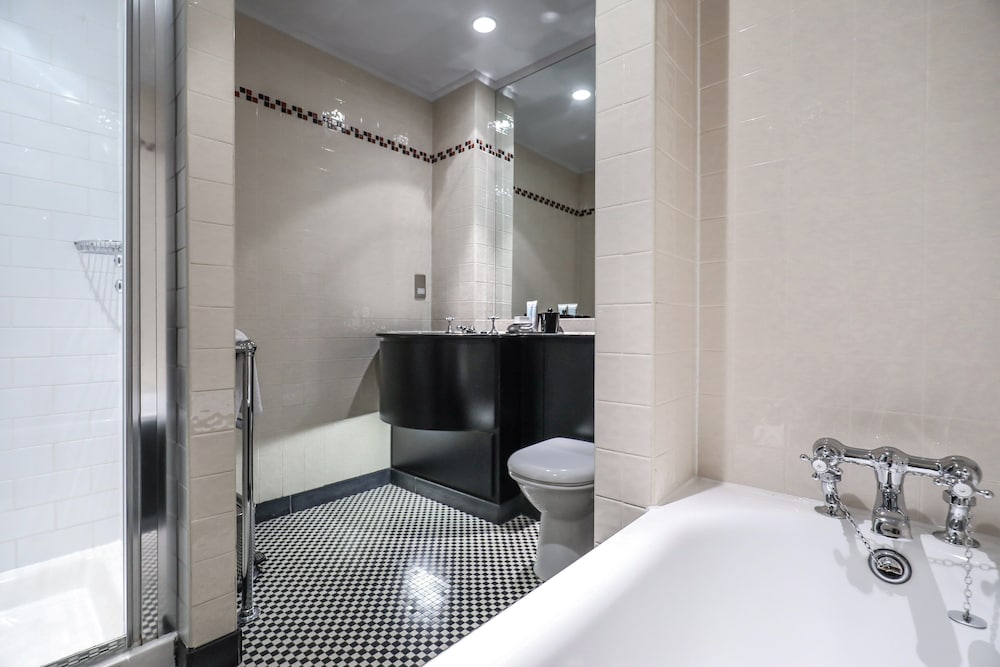Club Deluxe Room - Photo 4