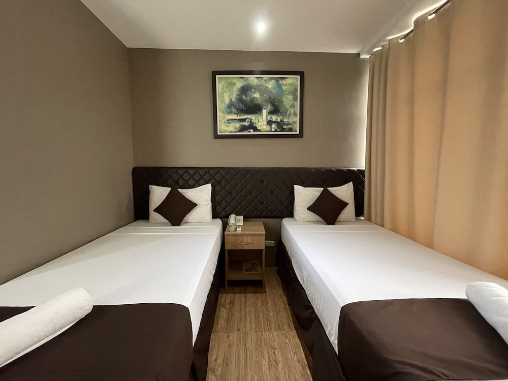 Quadruple Room - Photo 4