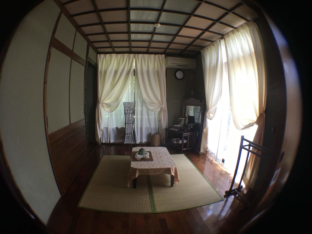 Japanese Futon Room, Non Smoking, Female Only photo 3