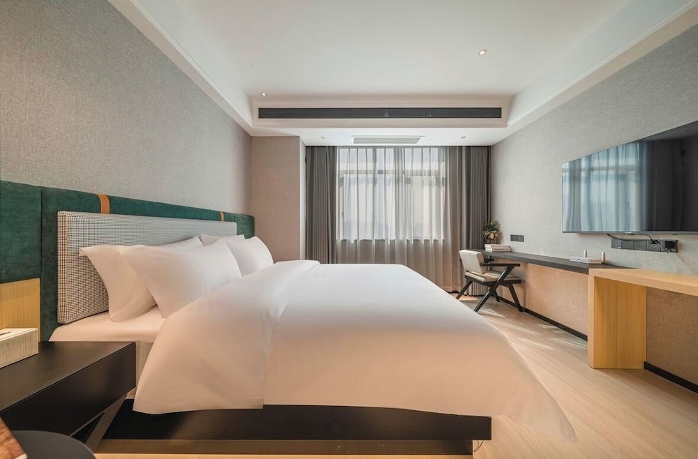 Luxury Room, City View