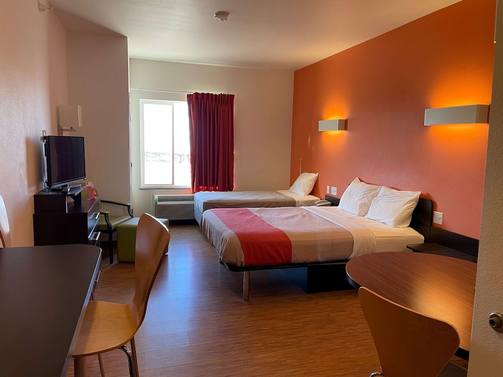 Studio Suite, Non Smoking, Kitchenette photo 3