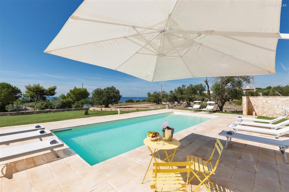 Villa photo 3