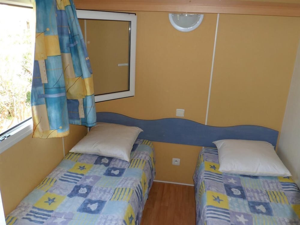 Economy Mobile Home photo 2