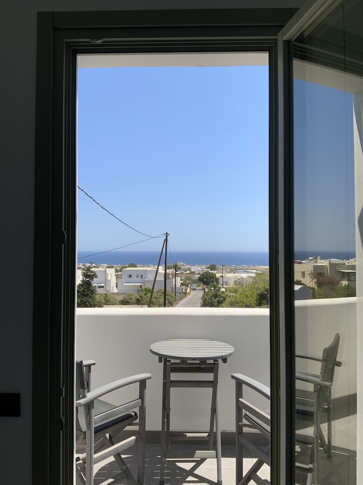 Deluxe Suite, Sea View - Photo 4