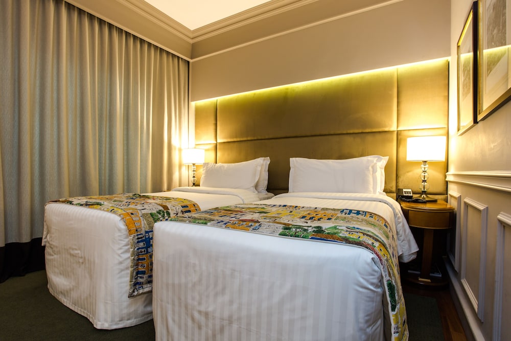 Standard Twin Room - Photo 2