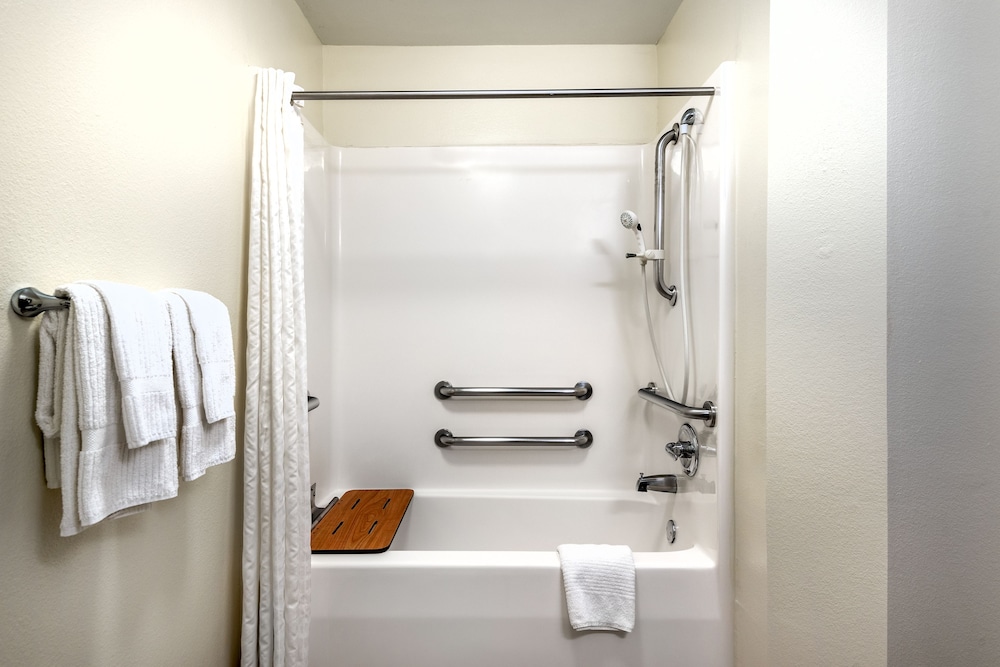 Suite, 1 Bedroom, Accessible Bathtub (Mobility) - Photo 8