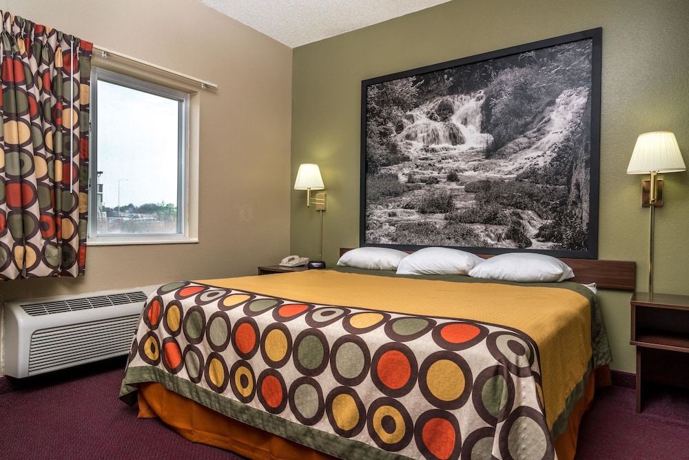 Suite, 1 King Bed photo 1