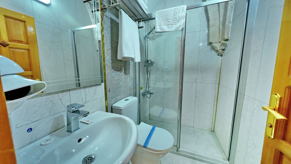 Deluxe Triple Room - Photo 3