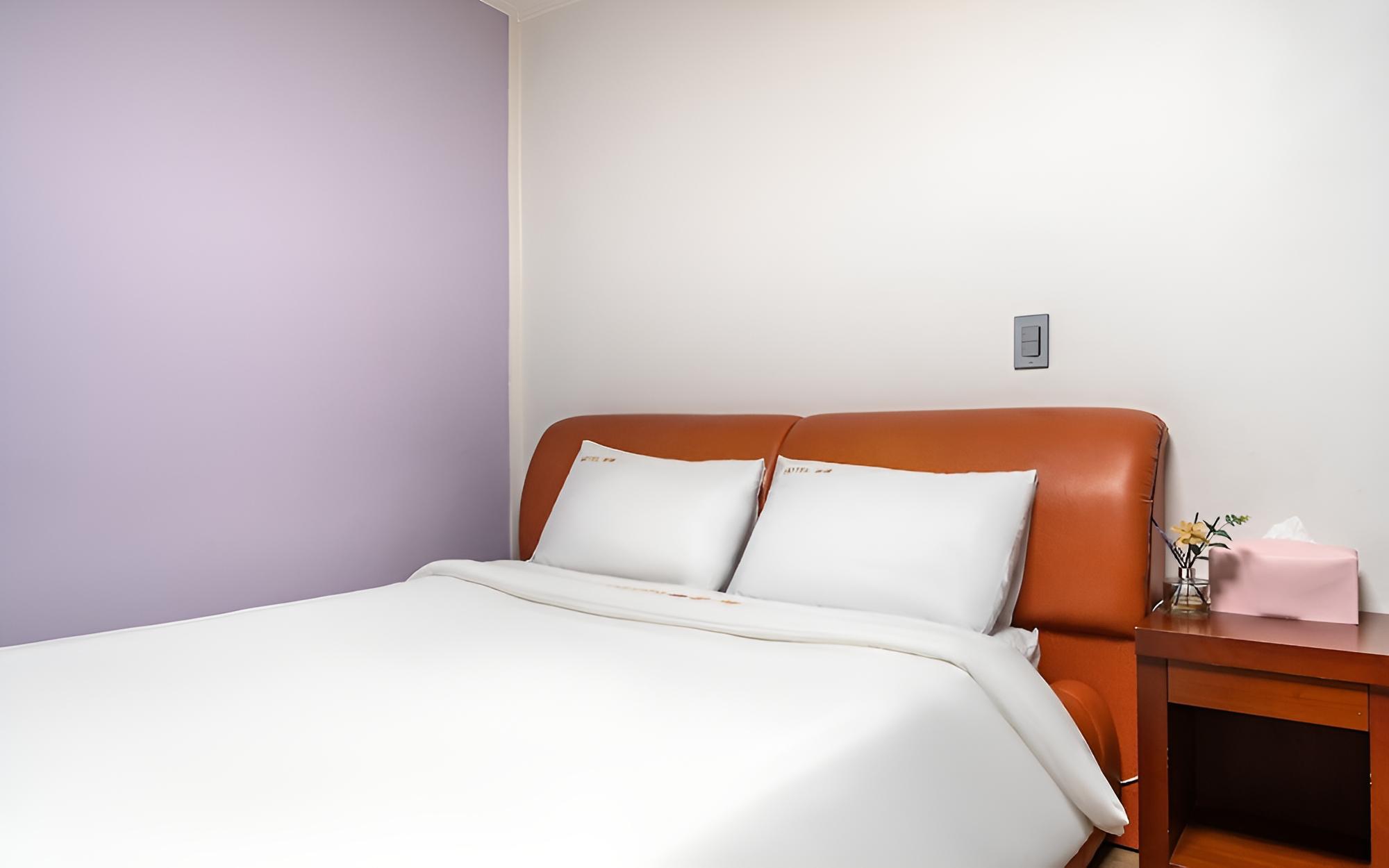 Room (Standard Room) - Photo 12