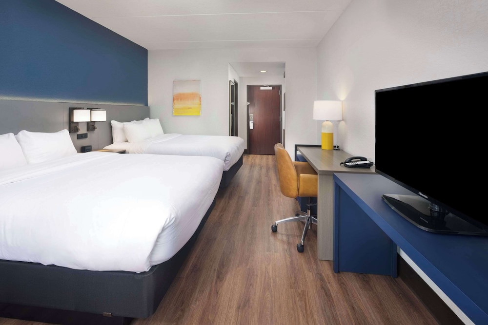 Suite, Multiple Beds, Non Smoking photo 1