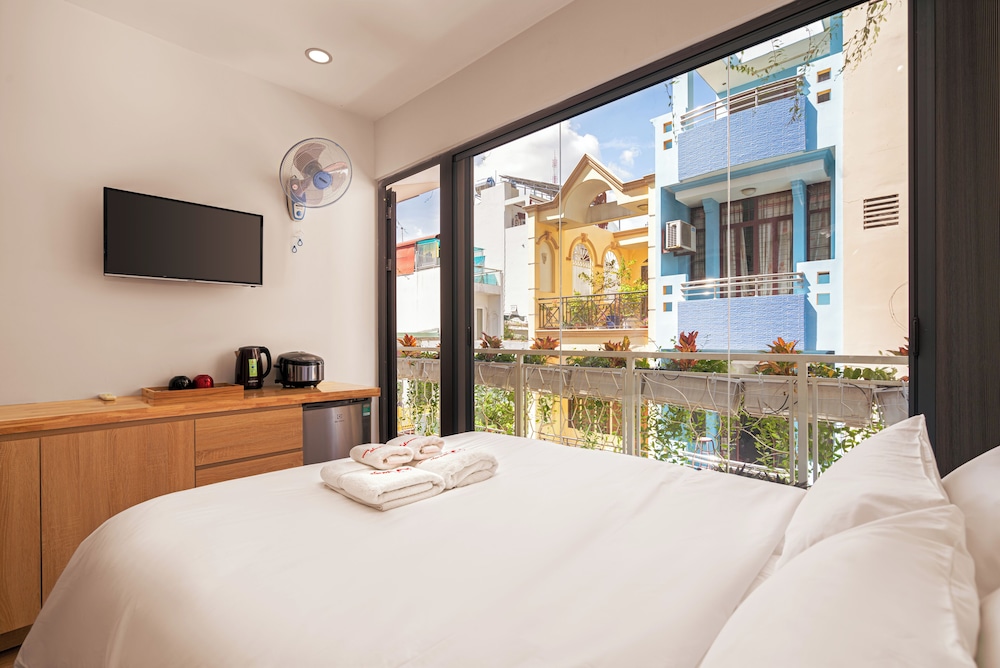Deluxe Double Room, Balcony, City View