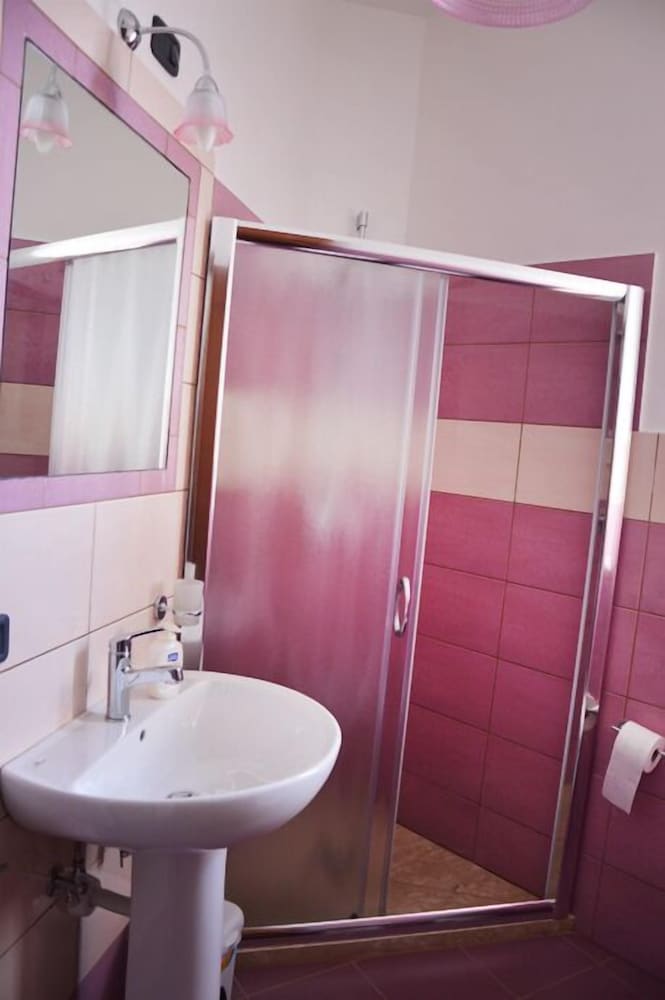 Double Or Twin Room, Private Bathroom (Glicine) - Photo 2