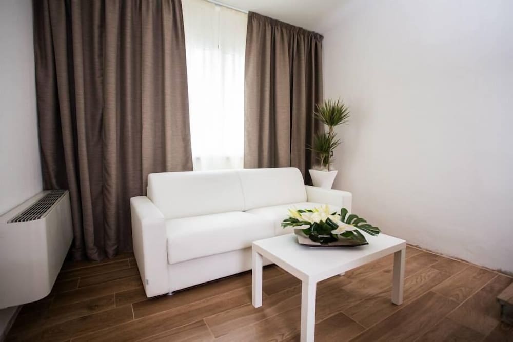 Deluxe Suite photo 2