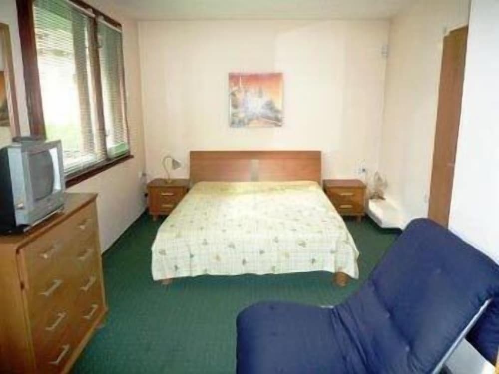 Family Room photo 3