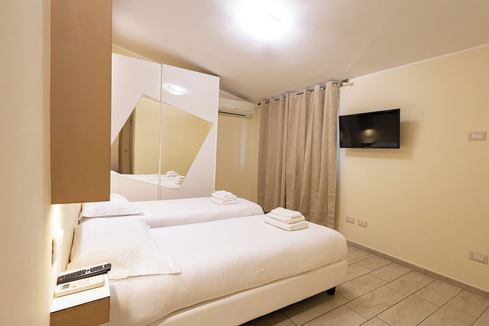 Basic Double or Twin Room photo 2