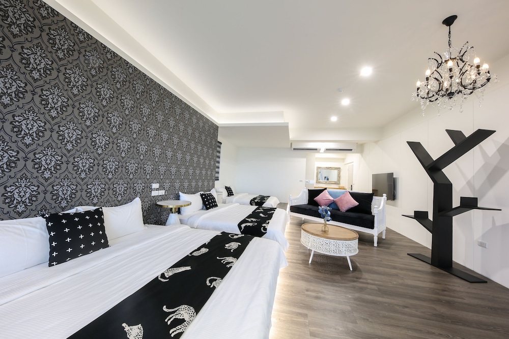 Family Room photo 3