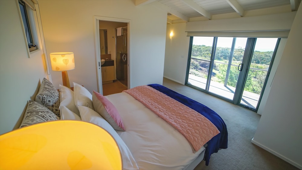 Luxury Cottage, 2 Bedrooms, Sea View photo 3