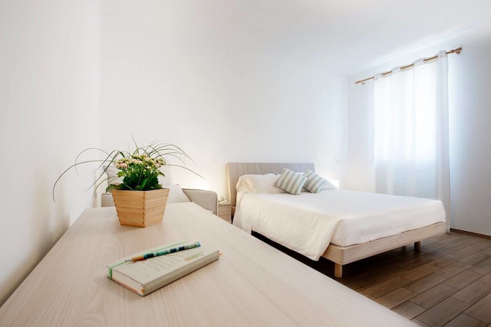 Double Room, 1 Double Bed with Sofa bed photo 1
