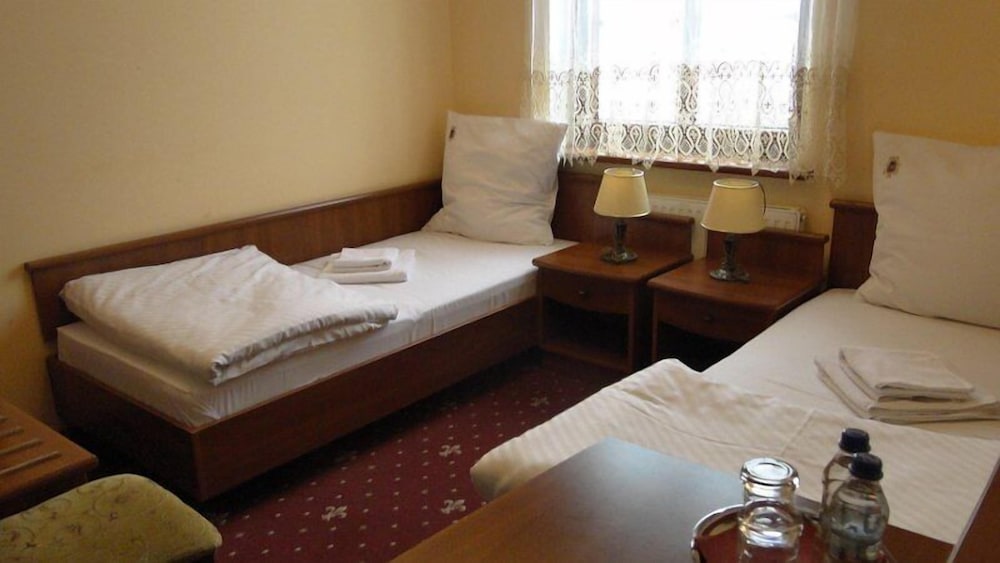 Standard Twin Room photo 3