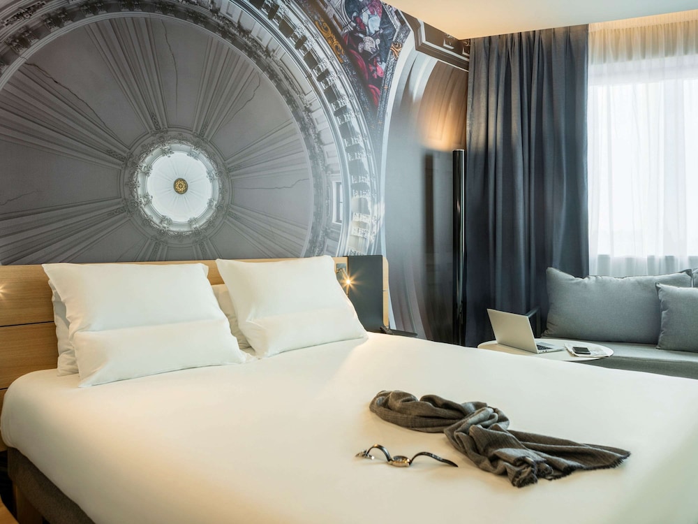 Superior Room, 1 Double Bed with Sofa bed thumbnail 6