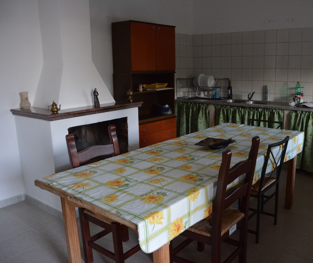 Classic Apartment, 2 Bedrooms photo 3