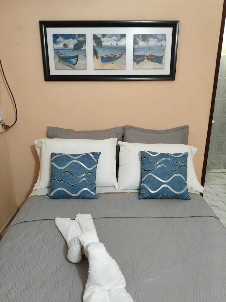 Basic Double or Twin Room, Non Smoking, Pets Allowed photo 3