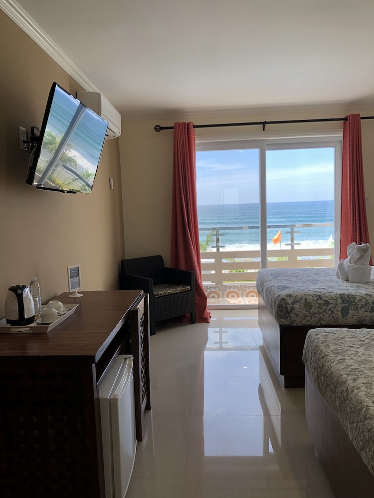 Ocean Front Room photo 1