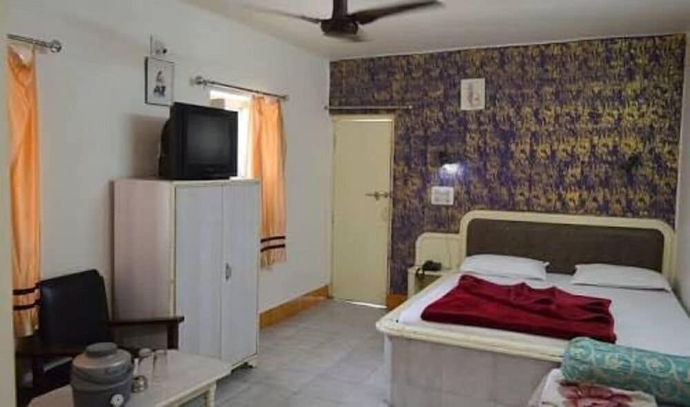 Deluxe Non AC Room photo 2