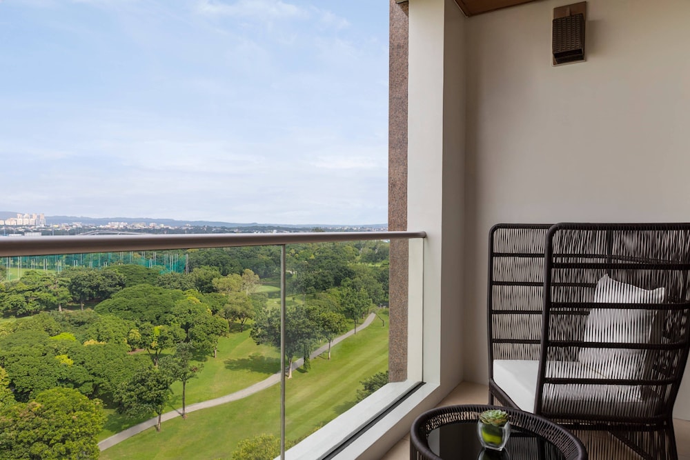 Executive Suite, 1 Bedroom - Photo 3
