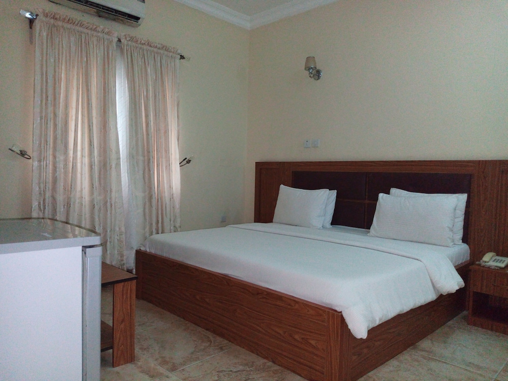 Deluxe Room - Photo 3