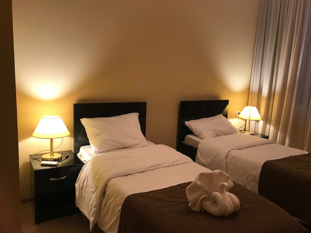 Classic Twin Room, 2 Twin Beds, Non Smoking, Mountain View photo 1