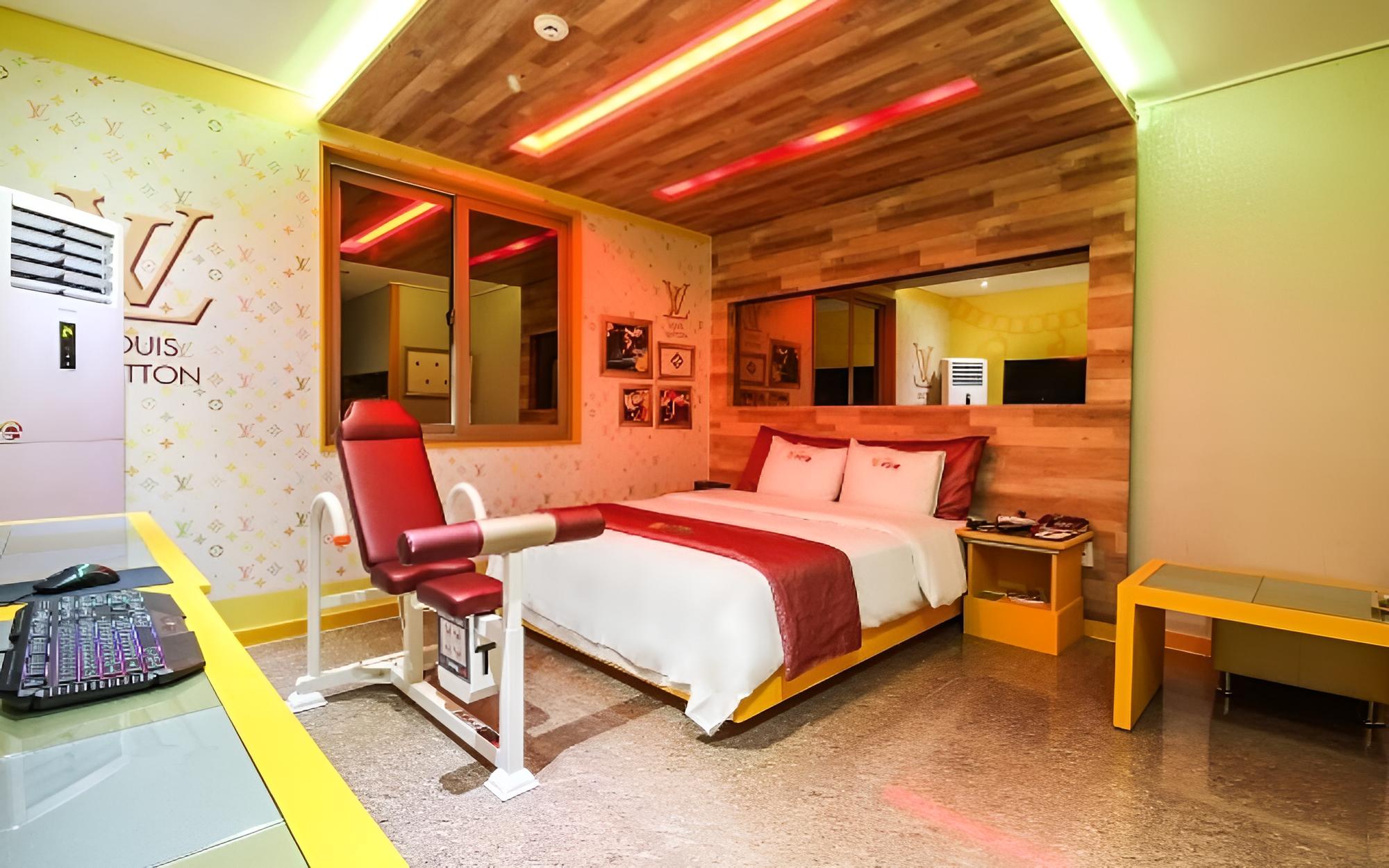 Room (Standard Room (Netflix Massage Bed So) - Photo 6