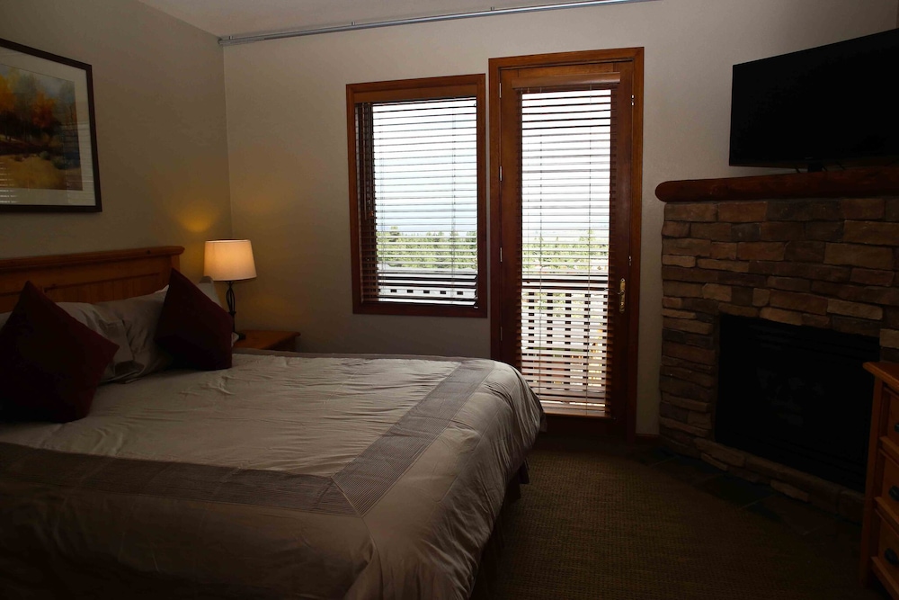 Townhome, 3 Bedrooms (Eagle Run #204) photo 2