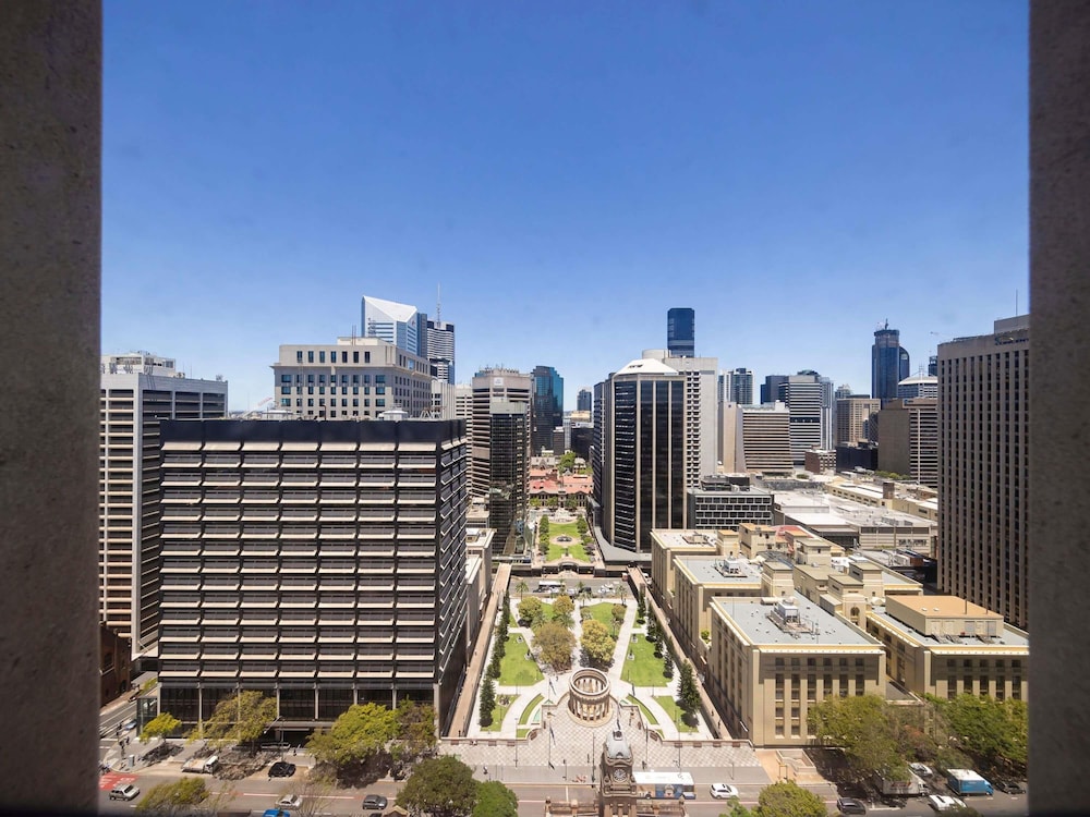 Signature Suite, 1 King Bed, City View