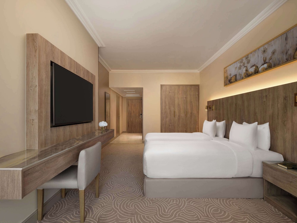 Superior Room, 2 Twin Beds, City View - Photo 5