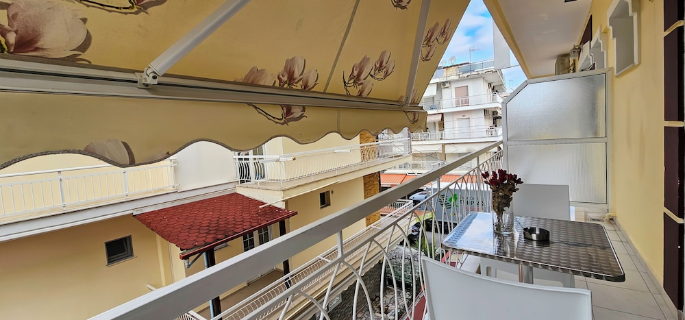 Classic Quadruple Room, Balcony, Garden View photo 2