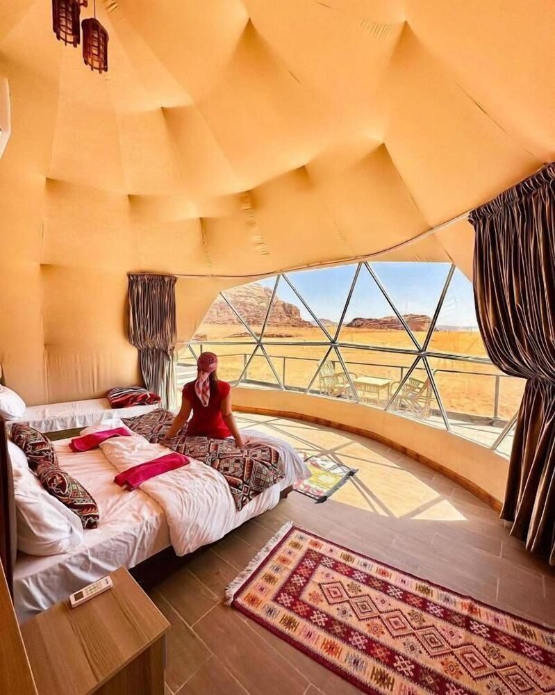 Tent, Balcony, Courtyard View photo 2