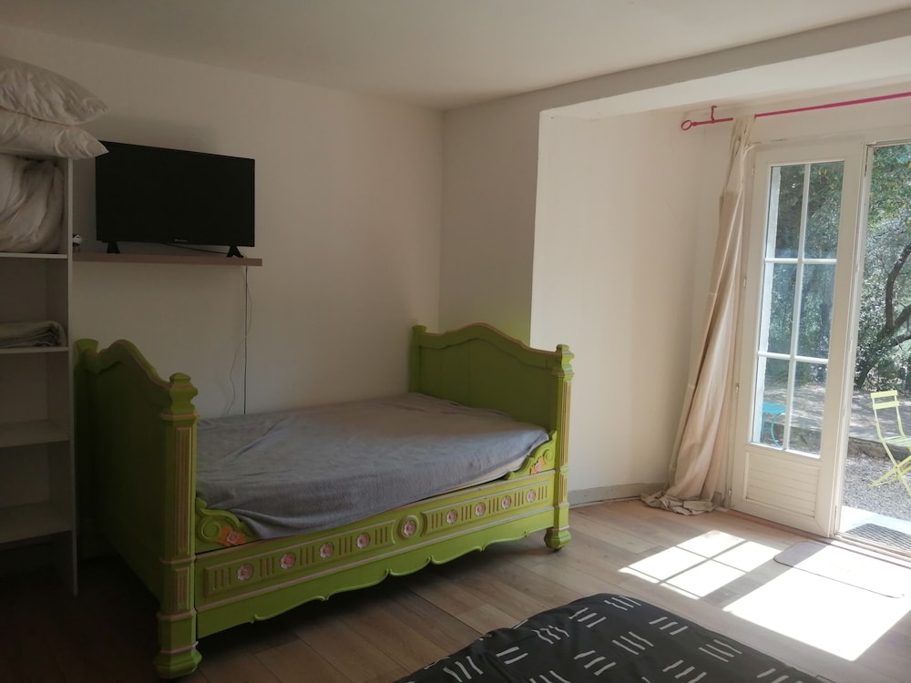 Double Room - Photo 9