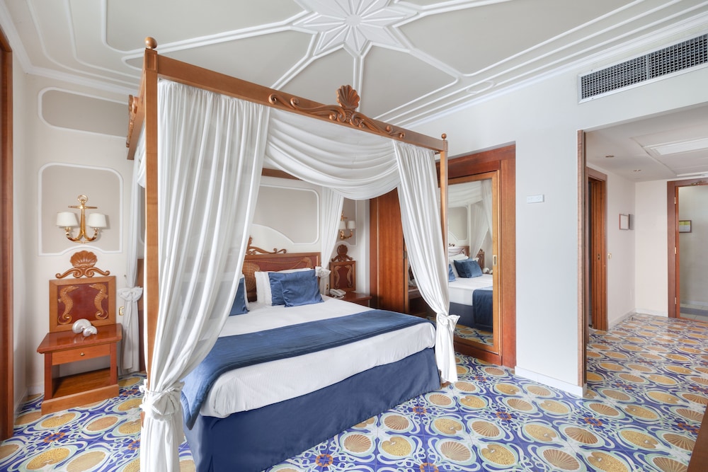 Suite, Balcony, Sea View - Photo 4