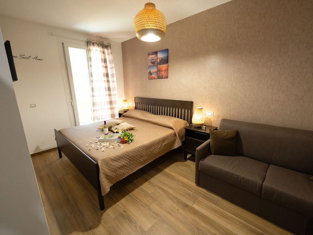 Superior Quadruple Room, 1 King Bed with Sofa bed