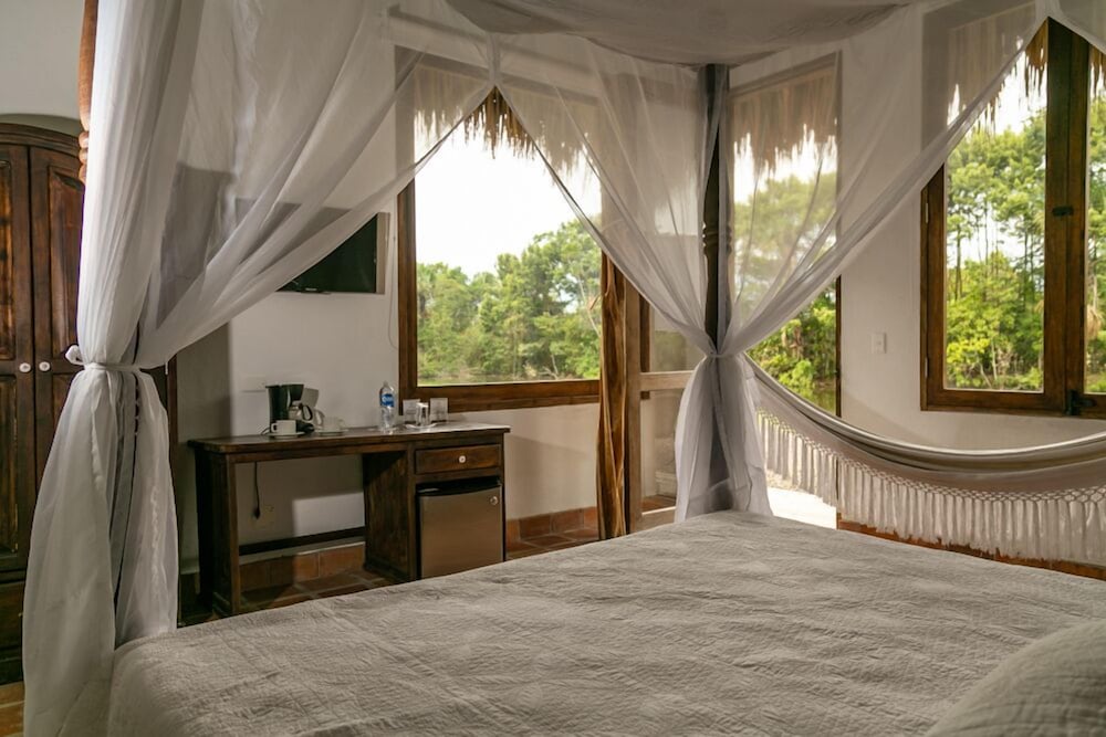 Comfort Room, 1 King Bed, Lake View