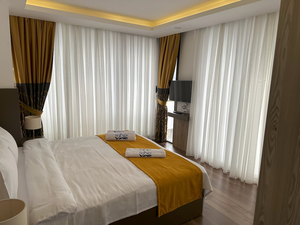 Family Room, Partial Sea View