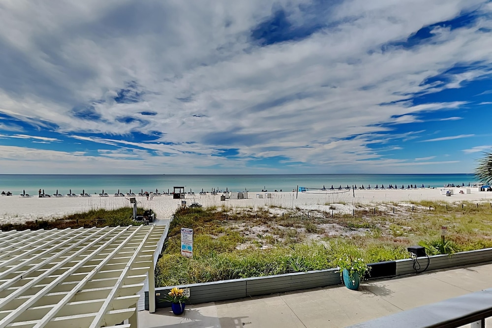 Studio Suite, 1 King Bed with Sofa bed, Balcony, Ocean View (#212 - No Pets)