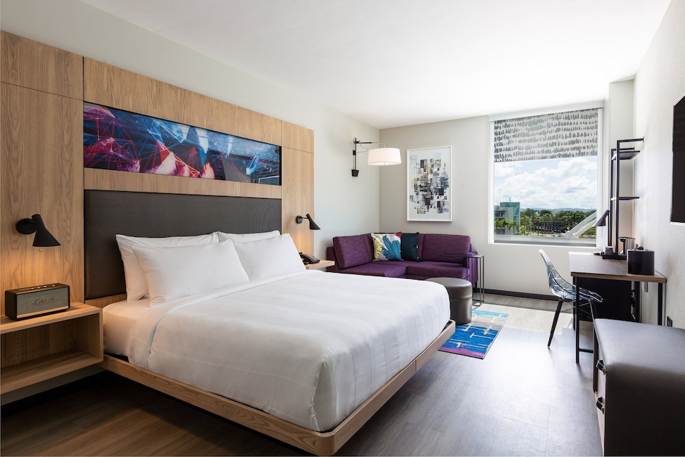 Room, 1 King Bed (Mobility Accessible, Roll-In Shower) - Photo 1