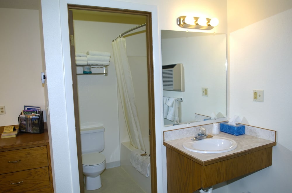 Superior Double Room, 2 Queen Beds, Private Bathroom photo 3