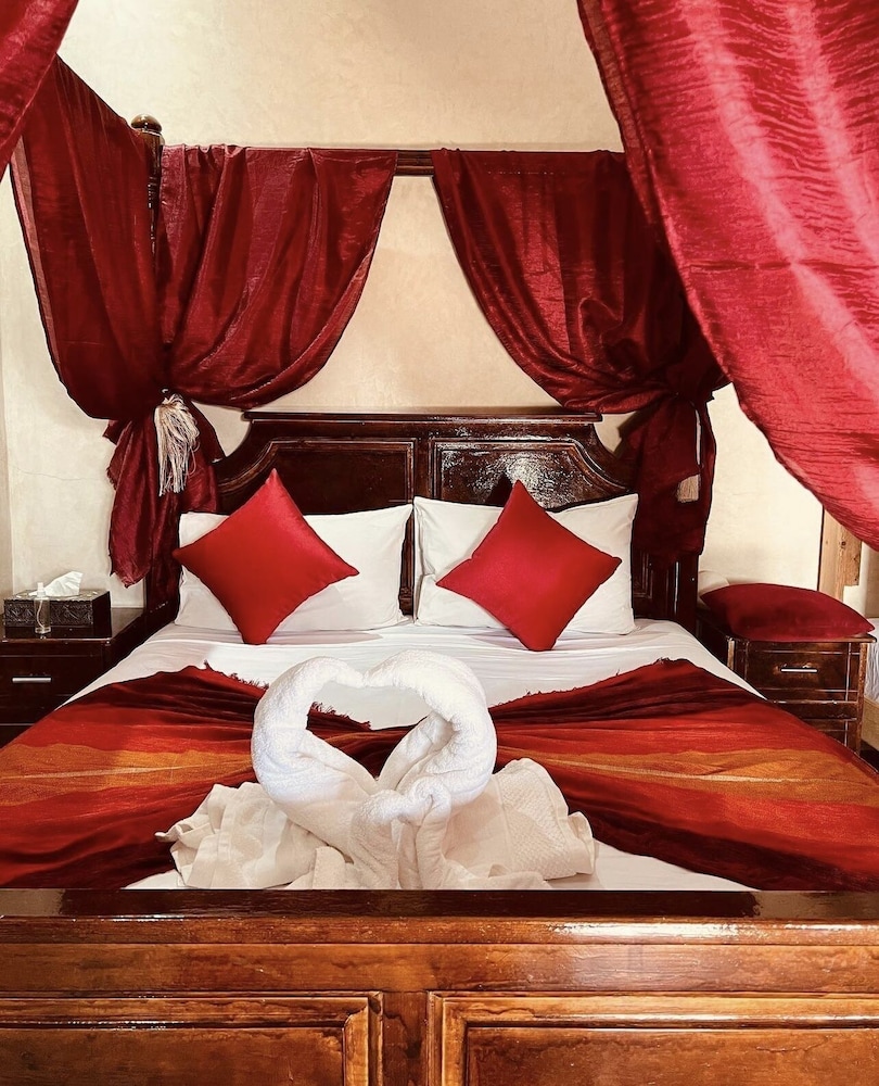 Premier Suite, 1 King Bed (Executive) photo 3