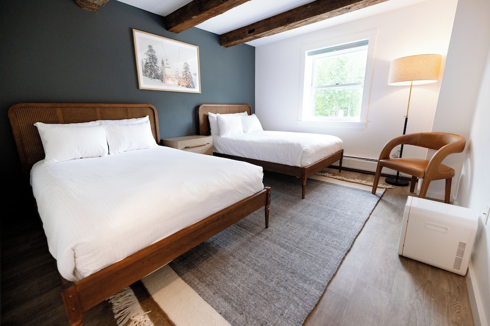 Room, 2 Double Beds (Select) photo 1