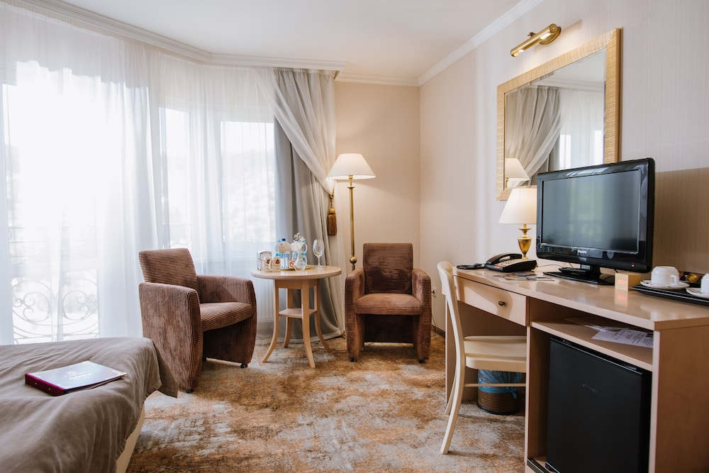 Standard Double or Twin Room photo 3