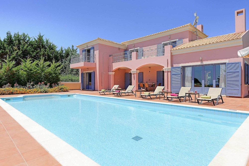 Villa (4 Bedrooms)