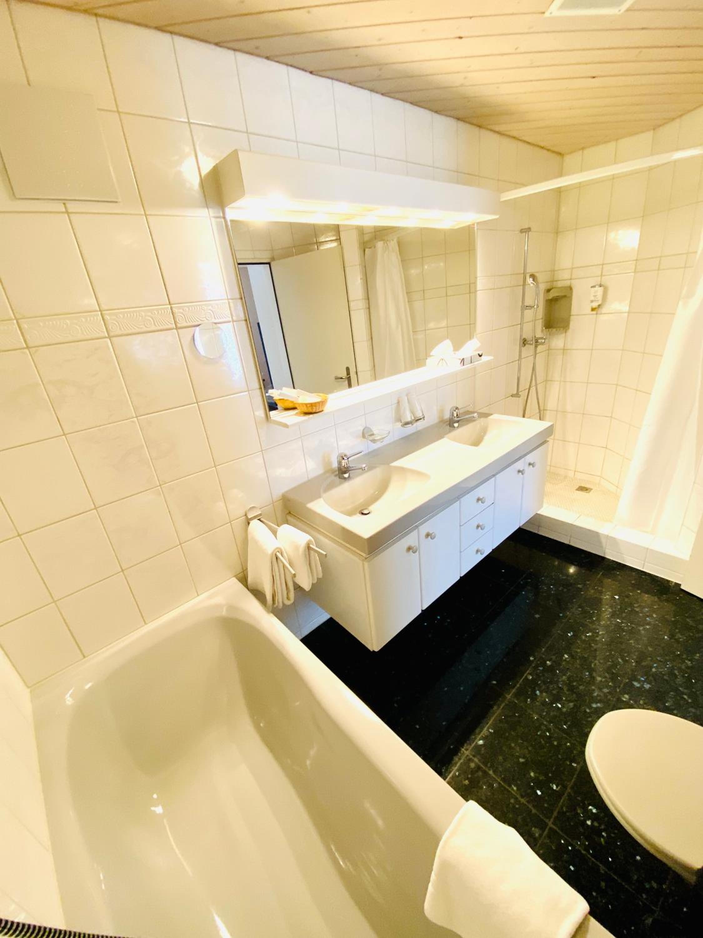 Deluxe Double Room with Balcony - Photo 2